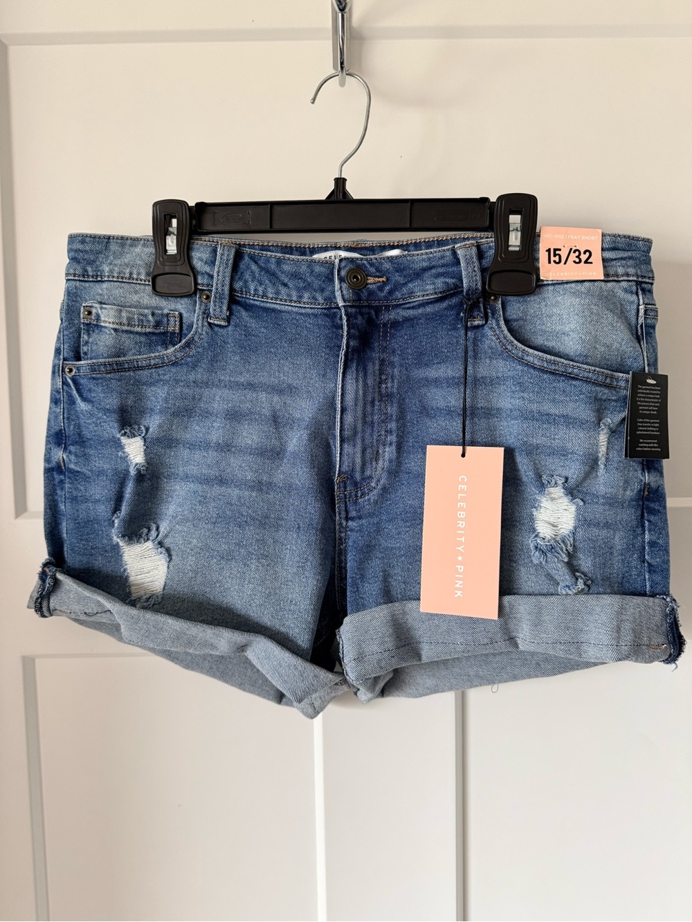 Celebrity Pink Women's Distressed Denim Shorts - Blue NWT Size 15 / 32